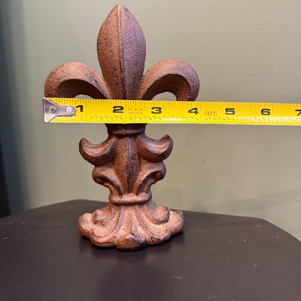 Fleur de Lis Cast Iron Decor or Doorstop - Picture 5 of 14